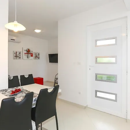 Διαμέρισμα By The Sea Tribunj, Vodice - 15233 *