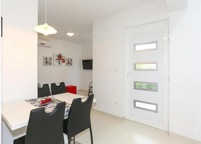 Appartement By The Sea Tribunj, Vodice - 15233 *